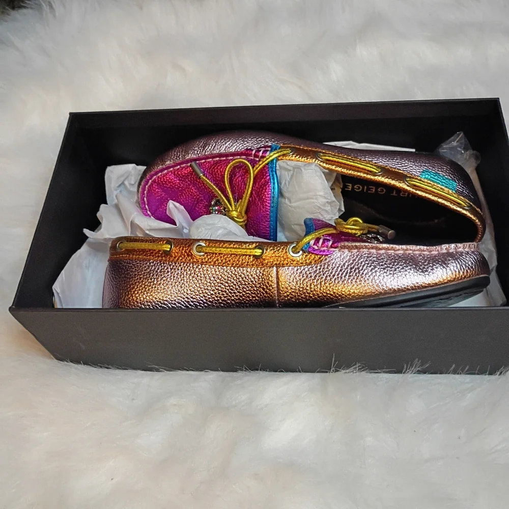 Kurt Geiger Vibrant Eagle Moccasins with Gold Bow NEW IN THE BOX - Picture 12 of 12
